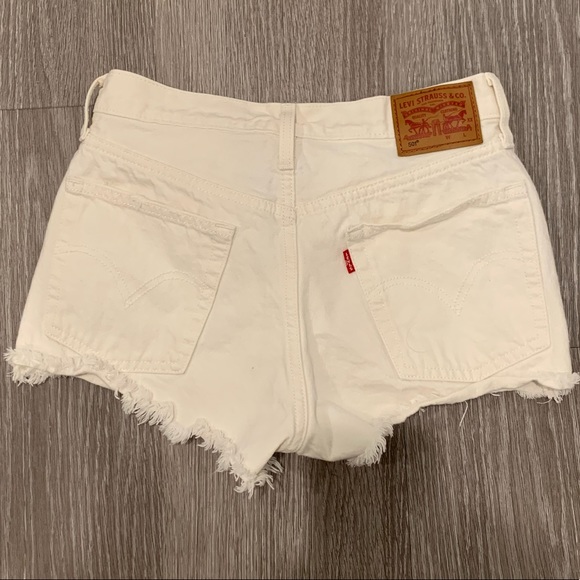 White LEVI'S 501 Denim Short - Picture 7 of 8